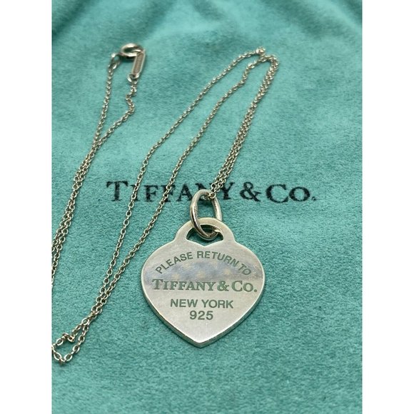 Return to Tiffany & Co. Green Enamel Font/Writing Heart Charm Sterling Silver - Picture 2 of 8